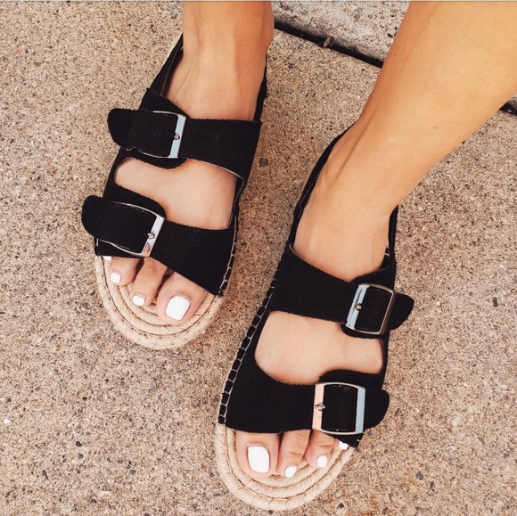 Price firm/The Julieta// black buckle strap sandal - Picture 4 of 6